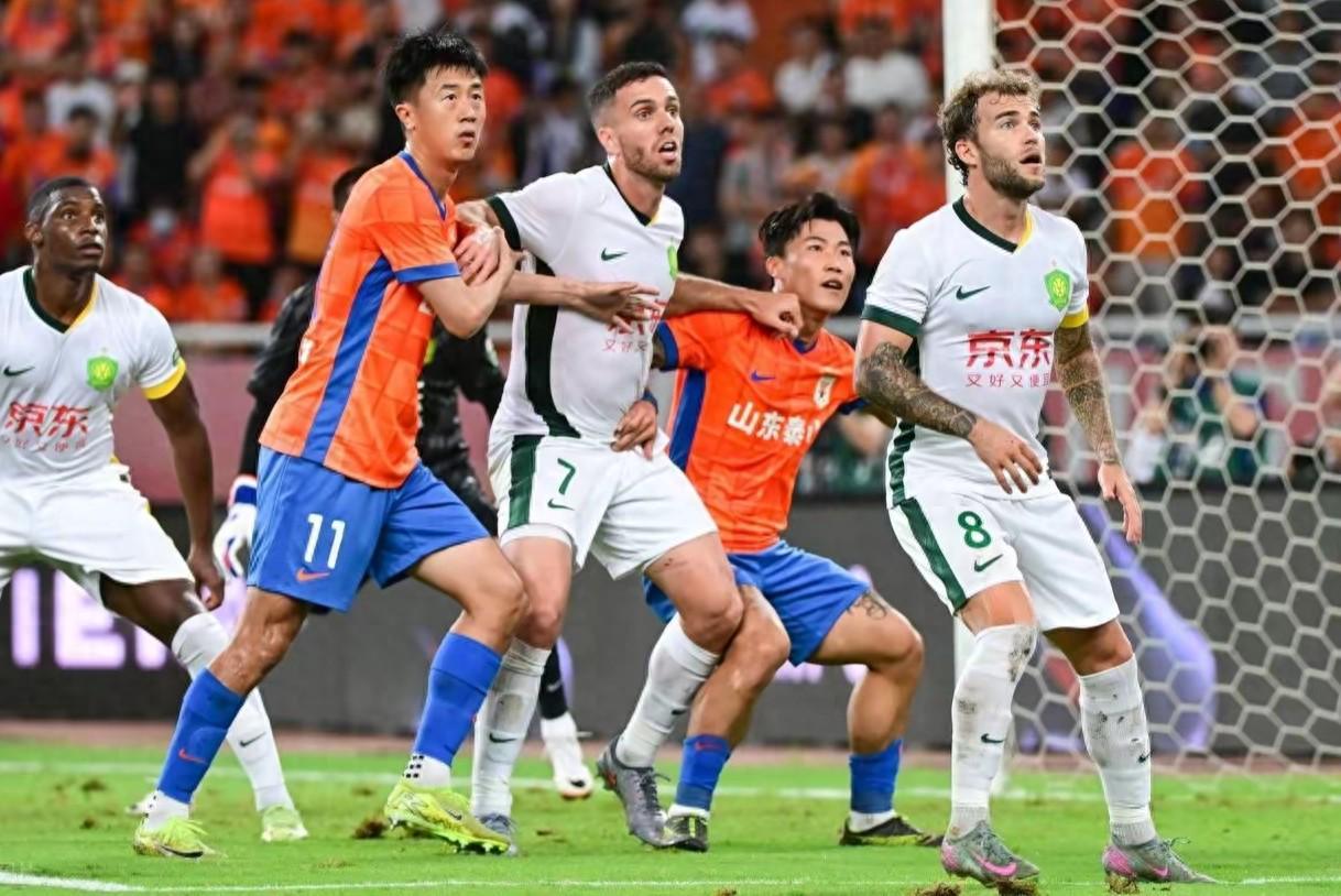 马宁归国！或执法京鲁战，泰山球迷有点慌，一数据显示国安必败